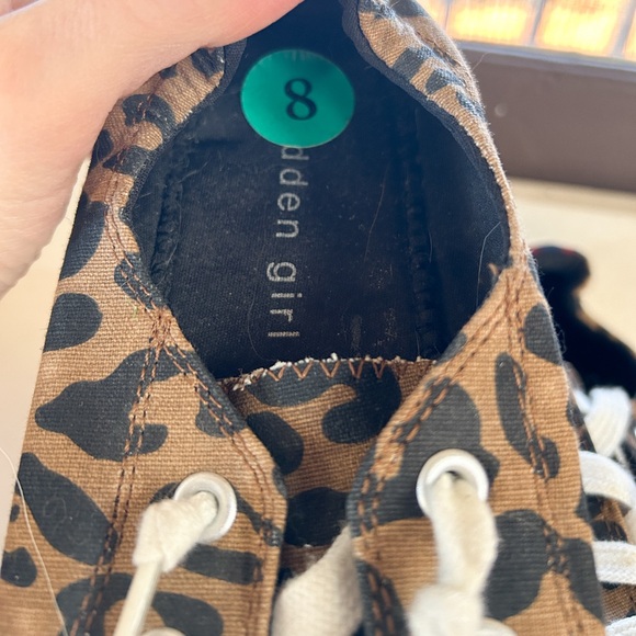 Sneakers - Picture 4 of 5